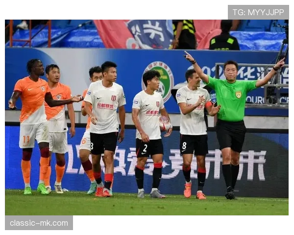 中超争冠悬念升级：强强对话引发关注