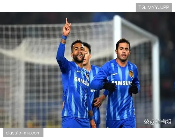 上海申花防守稳固韧性十足,新赛季前景备受期待 上海申花防守稳固韧性十足,新赛季前景备受期待