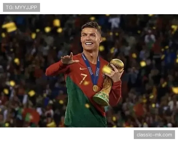 C罗38岁仍保持巅峰状态,揭秘其身体管理秘诀如何持续提升竞技竞争力 C罗38岁仍保持巅峰状态,揭秘其身体管理秘诀如何持续提升竞技竞争力