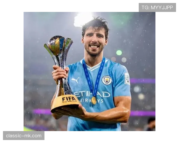 鲁本·迪亚斯：三冠王赛季防线核心解析