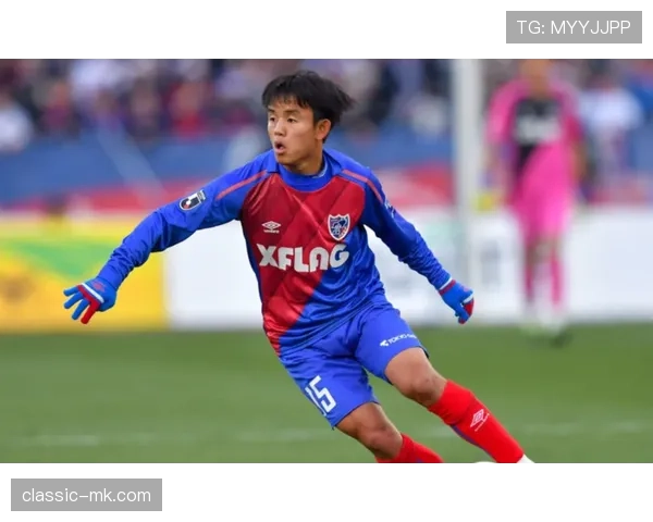 久保建英与梅西同位置技术风格对比分析