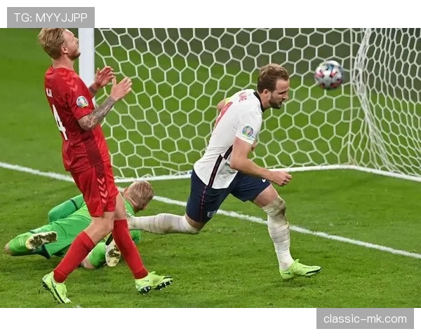 VAR判罚为何频遭争议?规则与实际应用的冲突解析 VAR判罚为何频遭争议?规则与实际应用的冲突解析