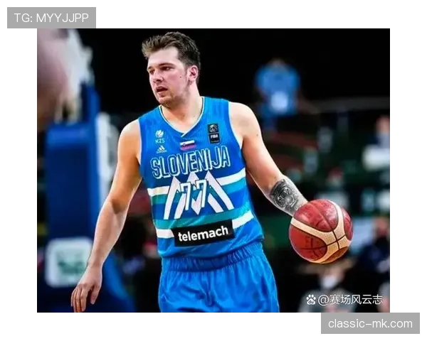 东契奇光鲜赛场下居然这么慵懒，见过他床头柜乱成那样的吗？