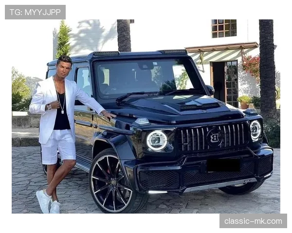 C罗开豪车送小狗出门，这奢侈生活跟普通人差太远了吧？